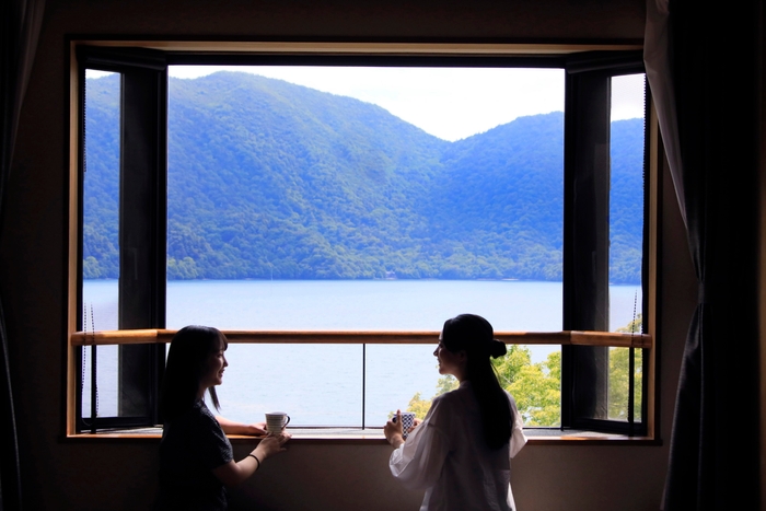 お部屋から中禅寺湖ビューを愉しむ