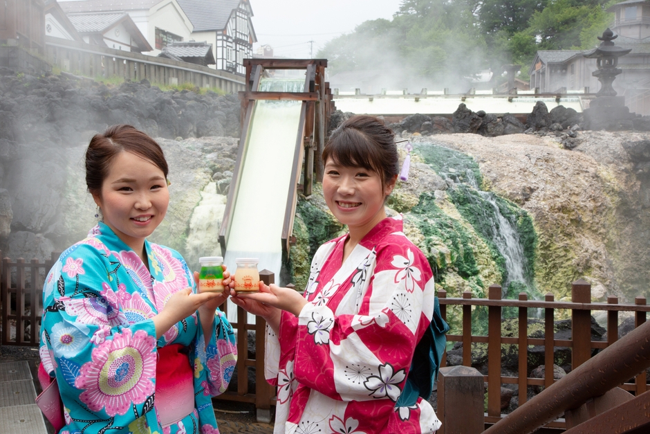 浴衣女子　湯畑