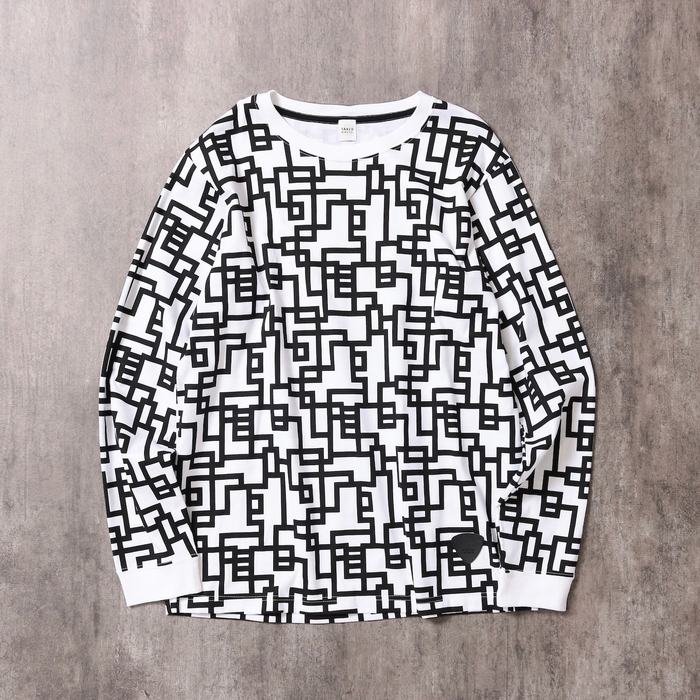 総柄Tシャツ¥12,100(税込)