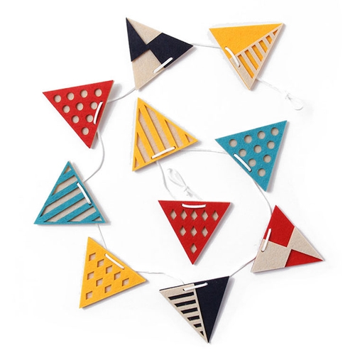 「フェルトガーランド Flag Party」価格：290円／サイズ：W115×H9cm