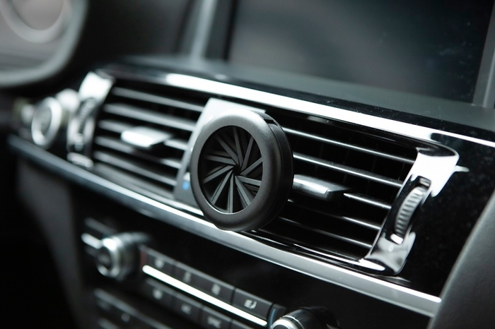 TO GO エアコンルーバーへの取付 3