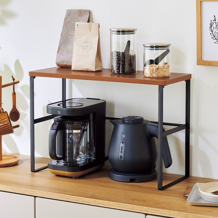 家電と小物をあわせて置いてキッチンラックとして使用可能。