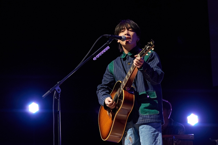 シンガーソングライター:優里