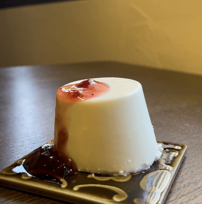 蕩けるチーズプリン シロップかけ