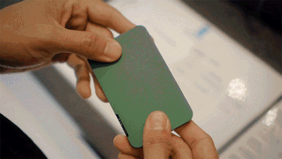 スマートに持ち歩き、さっと支払いを決めるンタメに