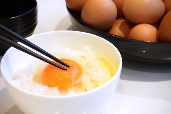 近の鶏卵の卵かけご飯