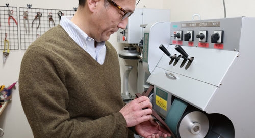 足の個性にあわせて、何度でも靴を調整。