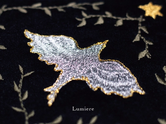 刺繍作家 長野 訓子 氏の展覧会「Lumiere」を インセンスショップ リスンで10月1日から開催