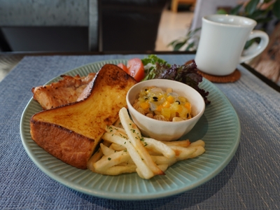 フレンチトースト&グリルチキン