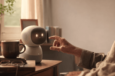 図. AIケアコンパニオンロボットの製品画像