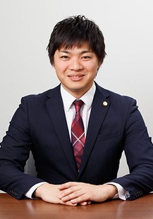 弁護士 村岡 つばさ