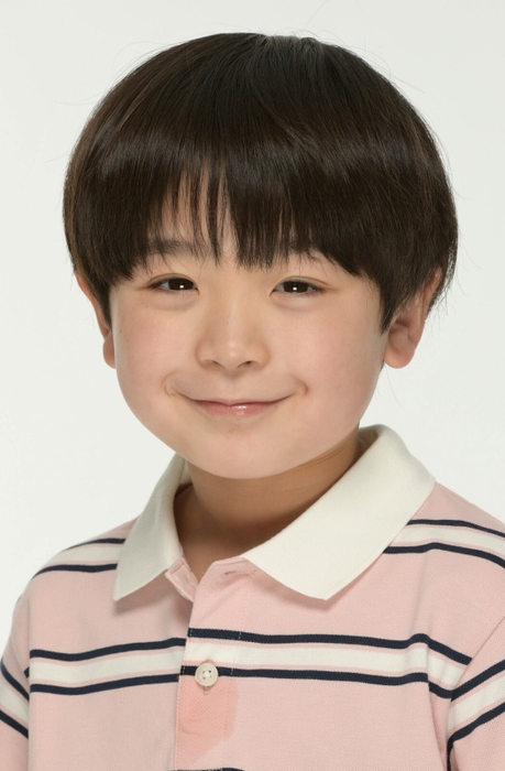 ７