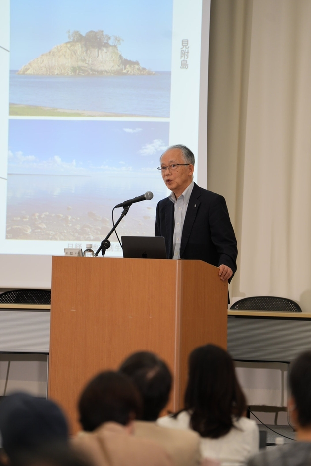 能登の復興について講演する谷内江理事