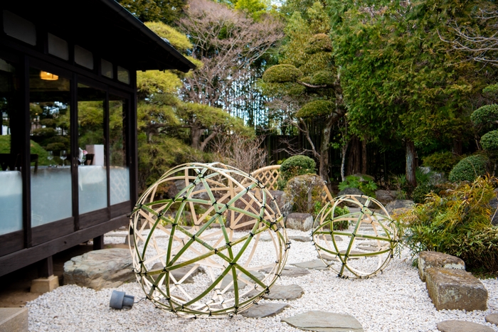 春夏秋冬色づく日本庭園