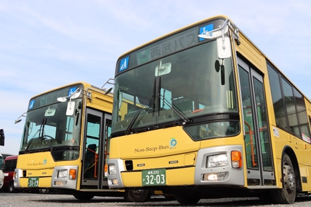 西武鉄道の新2000系「黄色い電車」がバスになって登場！ “きいろいバス”が3月1日から運行開始