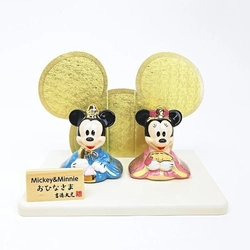 吉徳が手掛けるミッキーミニーひな人形。コンパクトなサイズに高級感と可愛さが詰まっています。