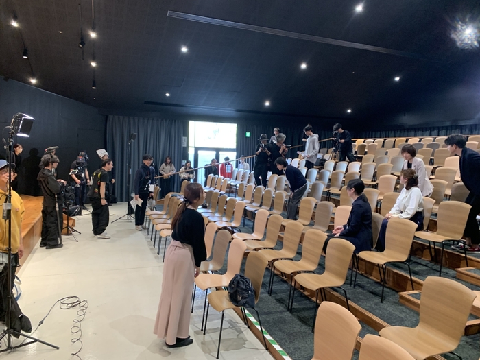 HAKKOホールでの撮影風景