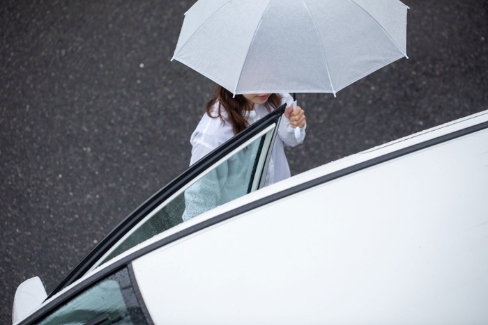 雨の日の乗り降りも濡れずに簡単