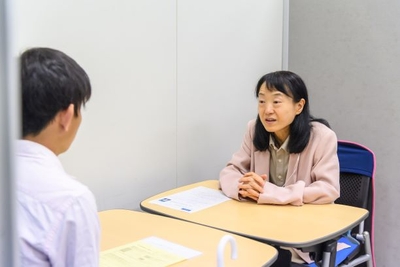 マンツーマンにて多摩大学の教員と話が出来ます!