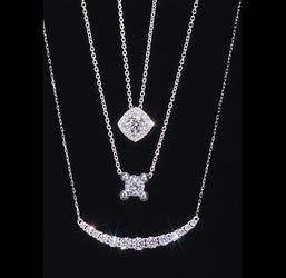 きらめく季節に、自分へのご褒美ジュエリーを。