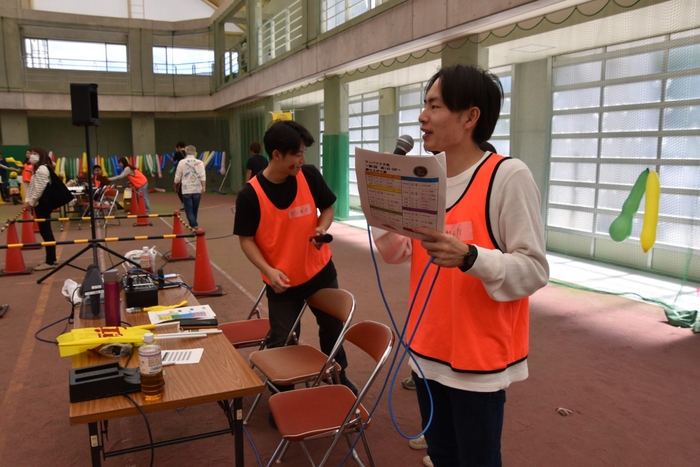 司会進行をはじめすべて学生が運営