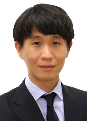 石津 智大氏