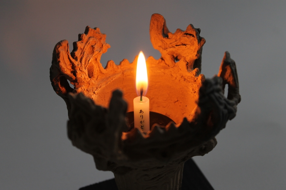 火焔型土器に火を灯す 2