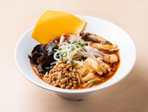 腸活麻辣湯｜1,100円（税込）【鶏肉、キムチ、納豆、味噌、チーズ、キノコ、キクラゲ】