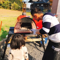 青空の下で本格ピザ作り体験を！ 千葉県柏市の自社農場シダックスエコファームにて 「ファミリーであおぞら料理教室」を開催 3月9日（土）　第一部10:30～／第二部13:30～