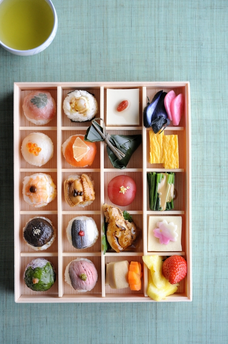 筥膳(はこぜん)　手毬詩