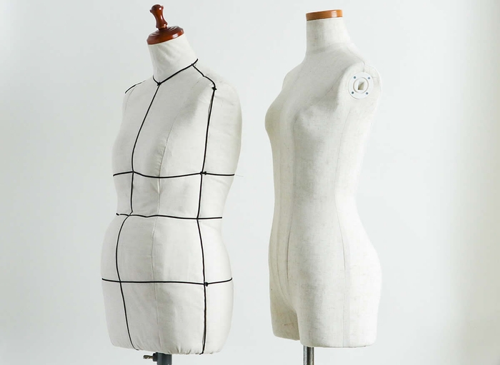 (左)70代体型のYOUKAオリジナルボディ (右)一般体型のボディ