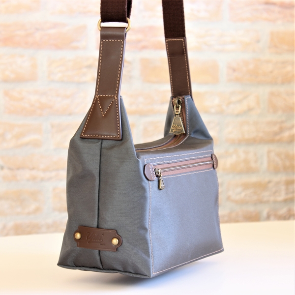 ジゴーニュ鎧布スモール　シルバーグレージュ