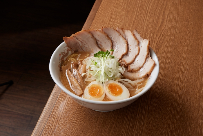 【北海道ラーメン 麺匠 双葉】「中札内産豚ばらチャーシュー白味噌らーめん」