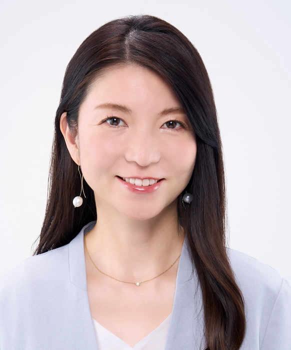 化粧品開発部 チーフ 興梠 博子