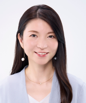 化粧品開発部  チーフ 興梠 博子