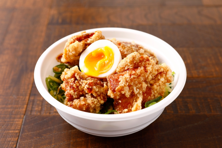 テイクアウト商品「麺処むらじの唐揚げ丼」
