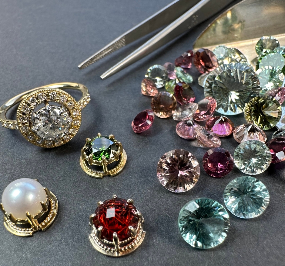 色石を使ったジュエリー