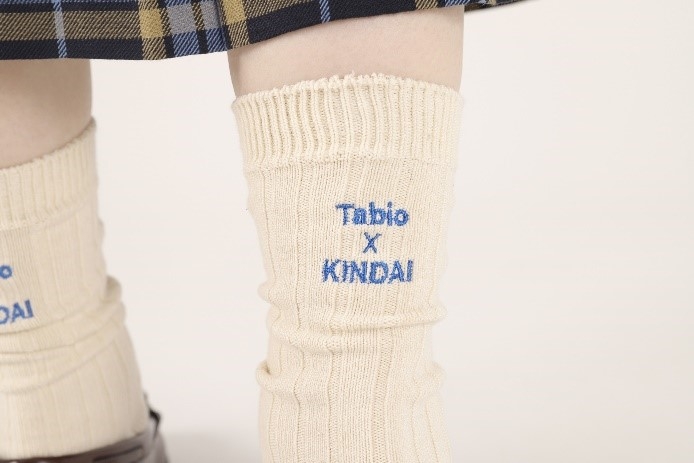 「Tabio×KINDAI」の刺繍