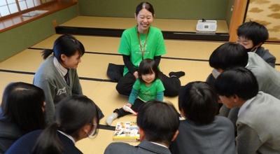 令和7年(2025年)実施の赤ちゃん先生プロジェクトの様子