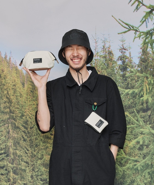 パウンドポーチ/4,730円(税込)、デュアルウォレット/3,960円(税込)