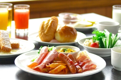 和洋朝食バイキング