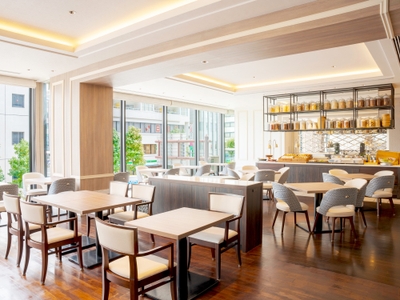 dining SAKURA店内