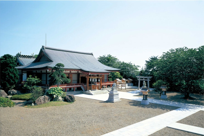 中央拝殿全景