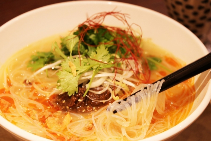 汁麺はヘルシーな春雨が選択可能！