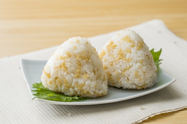 混ぜご飯おにぎり(1)