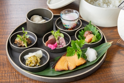 朝食