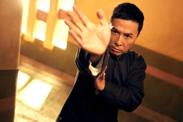 BS12の金曜夜に”宇宙最強の男”ドニー・イェン降臨。
「イップ・マン　継承」他、3週連続放送！
BS12 トゥエルビで全国無料放送