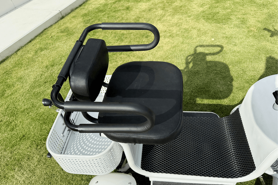 エレポーター座席周り