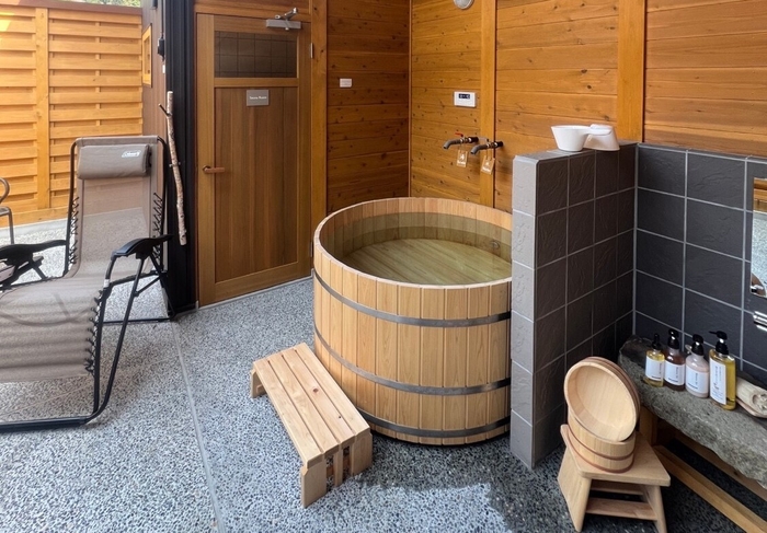 夜は本格的なサウナ＆スパで整う時間を