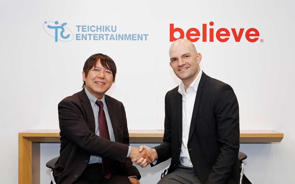 株式会社テイチクエンタテインメント代表取締役社長 栗田秀樹 (左)とBelieve APAC社長 シルヴァン・ドランジェ(右)